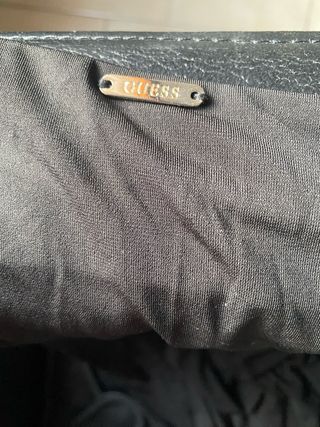 Abito Guess scollo all’americana