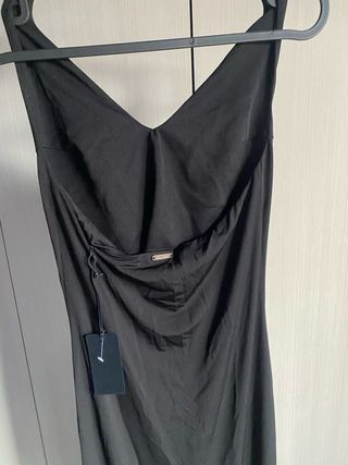 Abito Guess scollo all’americana