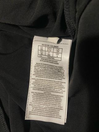 Abito Guess scollo all’americana