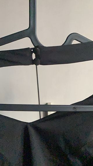 Abito Guess scollo all’americana