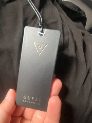 Abito Guess scollo all’americana