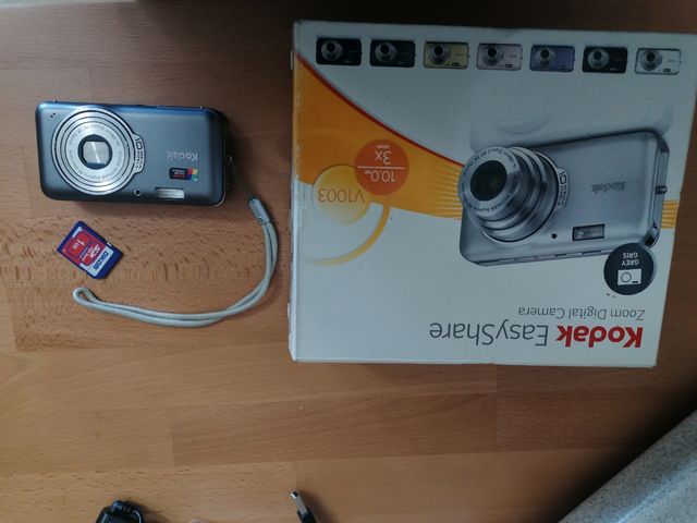 Macchina fotografica completa di tutto