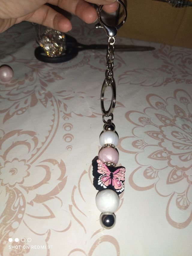 Portachiavi perle e farfalla 