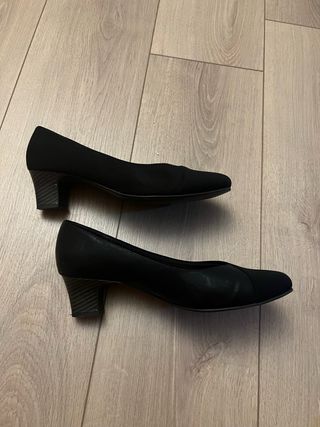Zapatos de tacón negros