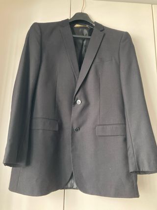 traje  negro ZARA