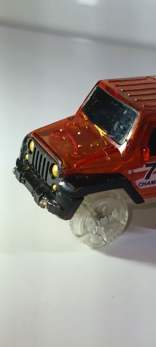 COCHE CON LUZ JEEP 1/43