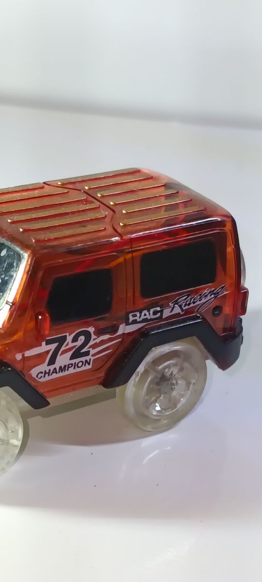 COCHE CON LUZ JEEP 1/43