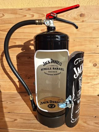 Estintore dal design decorativo di Jack Daniel's