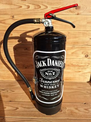 Estintore dal design decorativo di Jack Daniel's