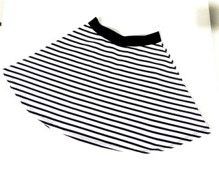 Falda rayas blancas y azul marino