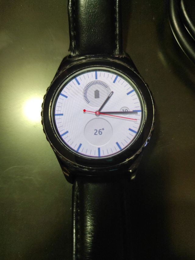 Reloj inteligente y otro de regalo