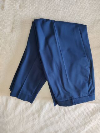 Traje azul marino zara