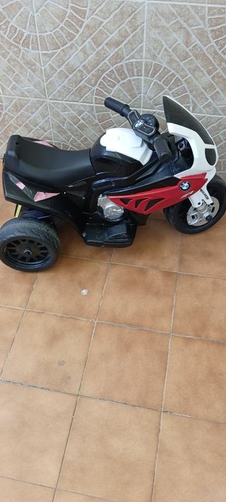 Moto eléctrica niño
