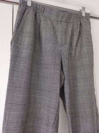 Pantalón de pinzas de Bershka
