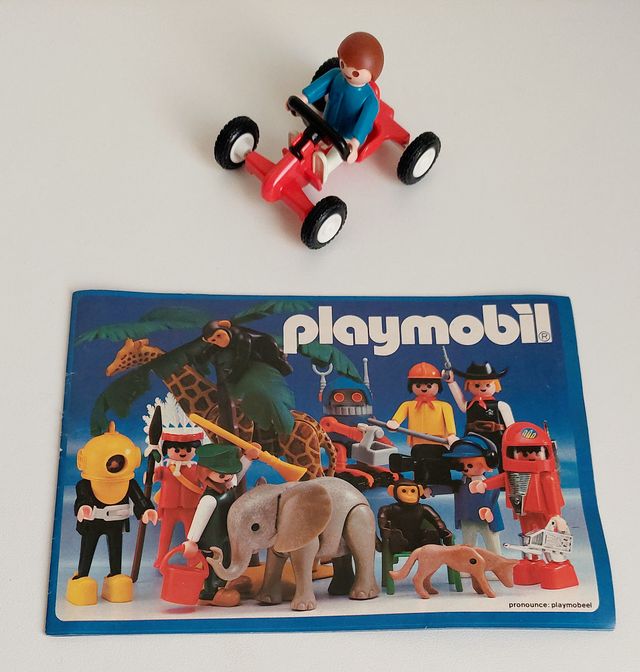 Playmobil set 3358 "boy on go-cart" + catalogo