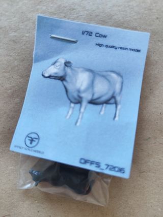 Figura de vaca impressa em resina à escala 1/72