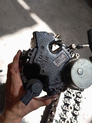 Bomba inyectora Opel corsa D 