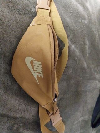 Riñonera nike