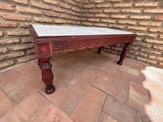 Mesa madera antigua de marmol