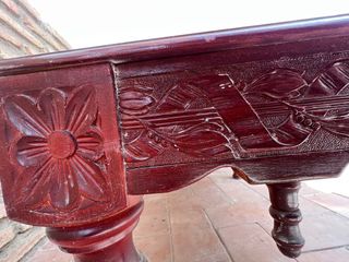 Mesa madera antigua de marmol