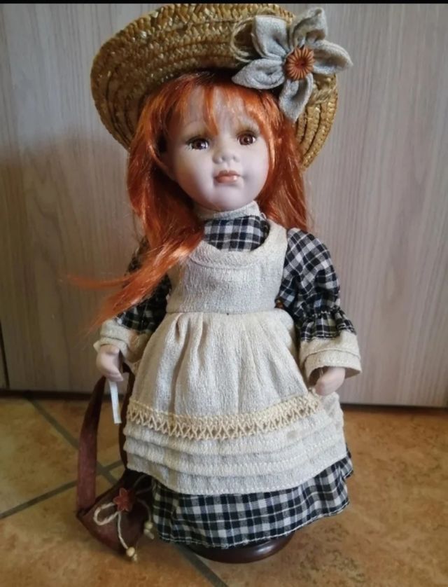 Bambola di porcellana