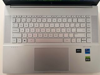 HP Envy 16 i7-13700H 32GB RTX 4060 2TB SSD