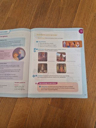Libro de religión de tercero de prima.