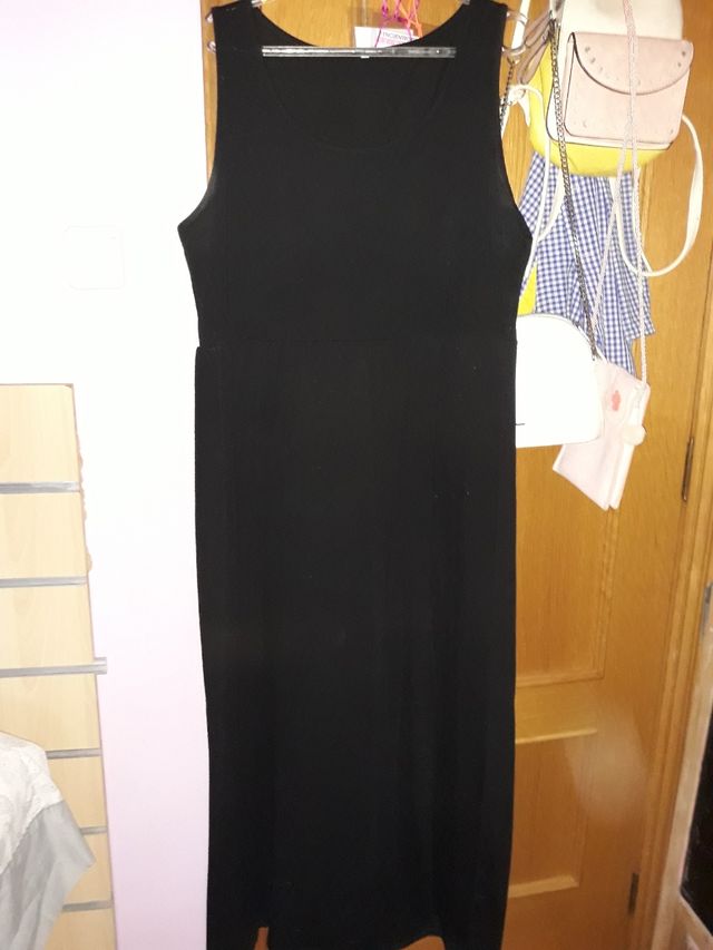 Vestido negro ceñido T. S