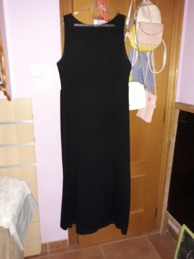 Vestido negro ceñido T. S