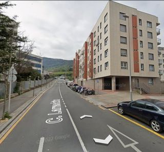 Garaje en alquiler calle Larraskitu
