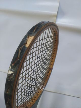 RAQUETA DE BÁDMINTON.