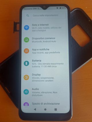 Smartphone Cricket Ovation 2-32GB Con custodia