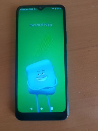 Smartphone Cricket Ovation 2-32GB Con custodia