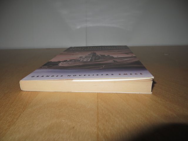 De la ceniza volverás. Ray Bradbury Emecé 2001