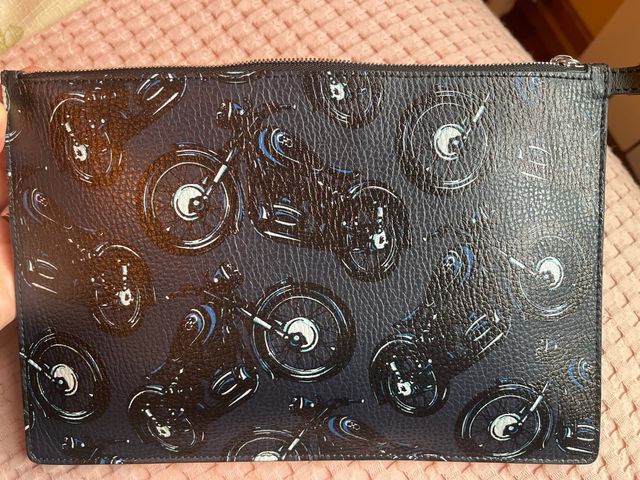 Clunch de mano Salvatore Ferragamo