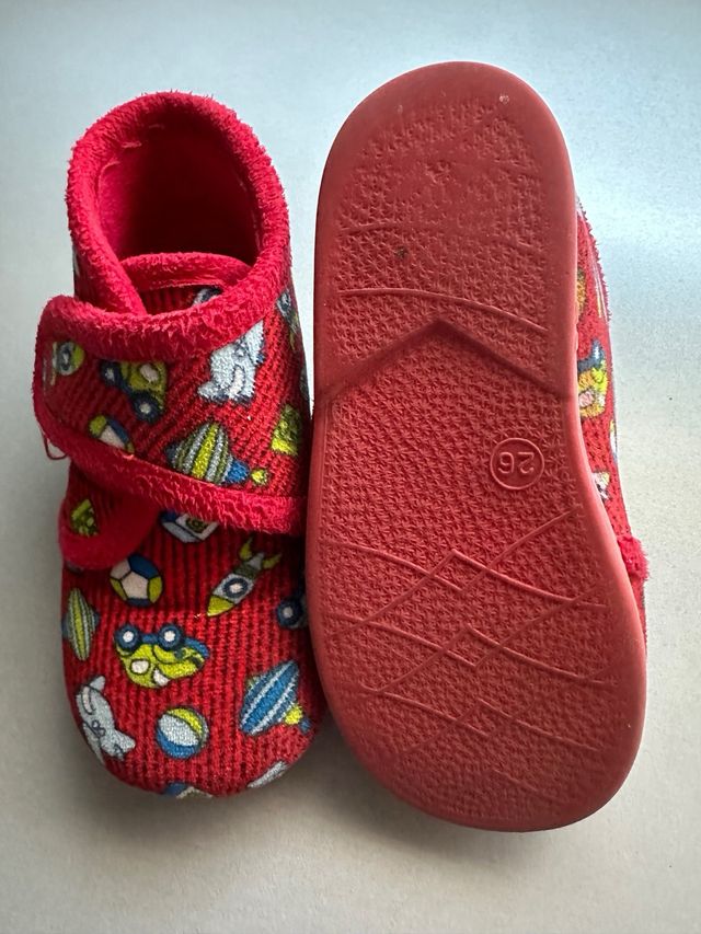Zapatillas niño de estar por casa