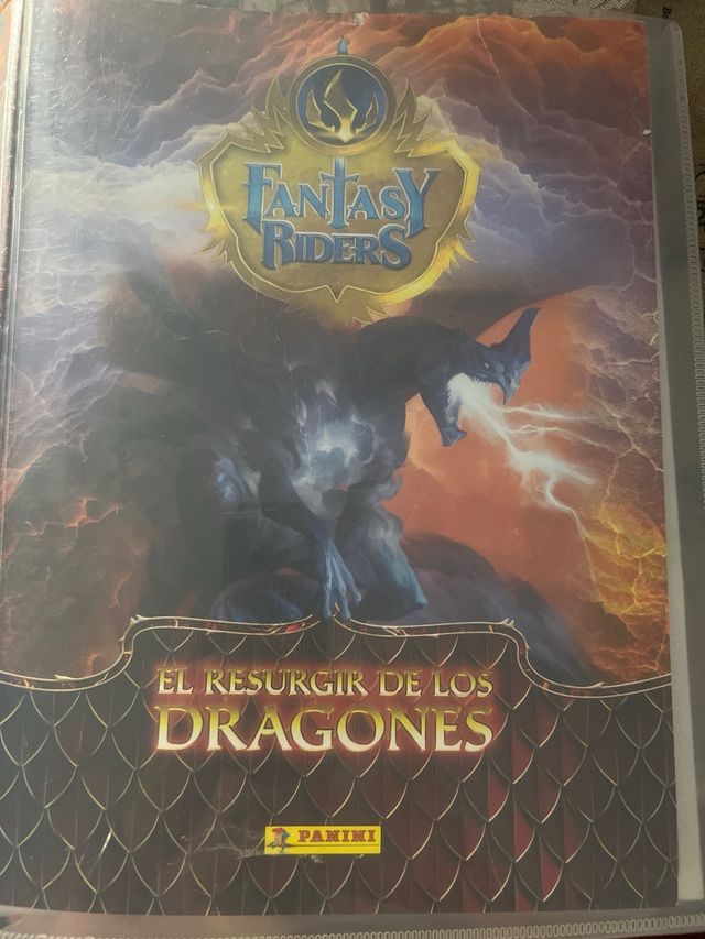Album con cromos fantasy raiders 3