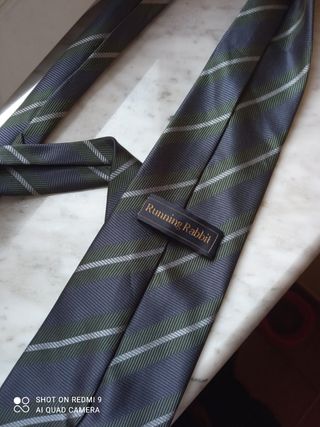 Corbata running rabbit