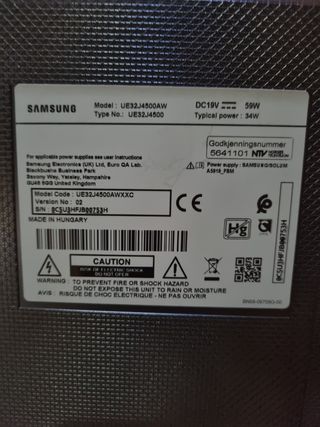 TV Samsung 32" smart TV  UE32J4500AW