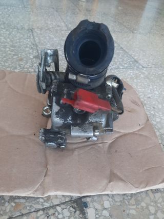 Carburatore e manicotto scarabeo 100 4t 