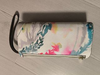 Cartera Desigual con etiqueta