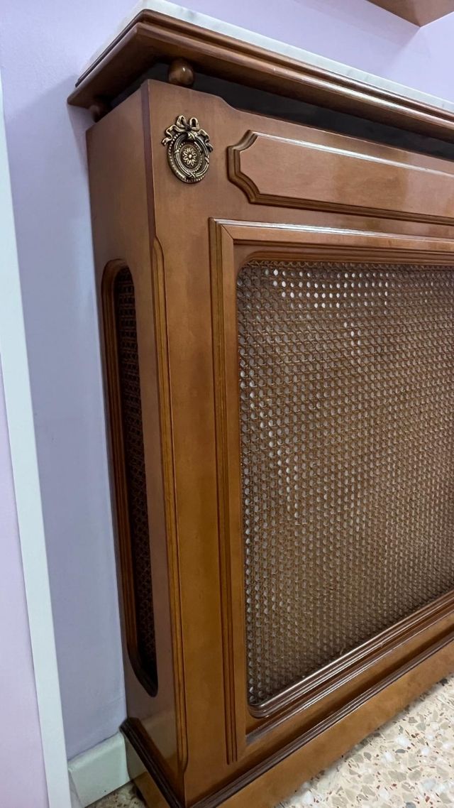 Precioso cubrerradiador madera