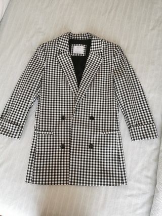 Chaqueta mujer talla S de Bershka. 