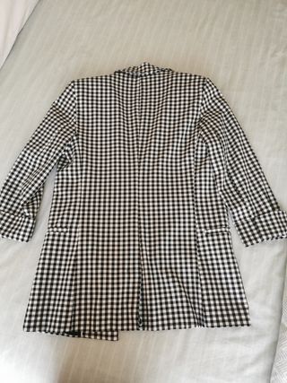 Chaqueta mujer talla S de Bershka. 