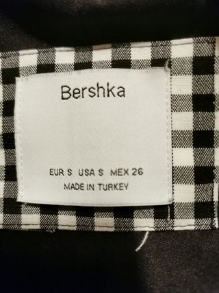 Chaqueta mujer talla S de Bershka. 