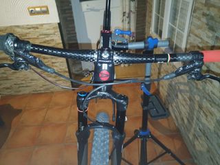 Bicicleta de montaña de carbono talla M