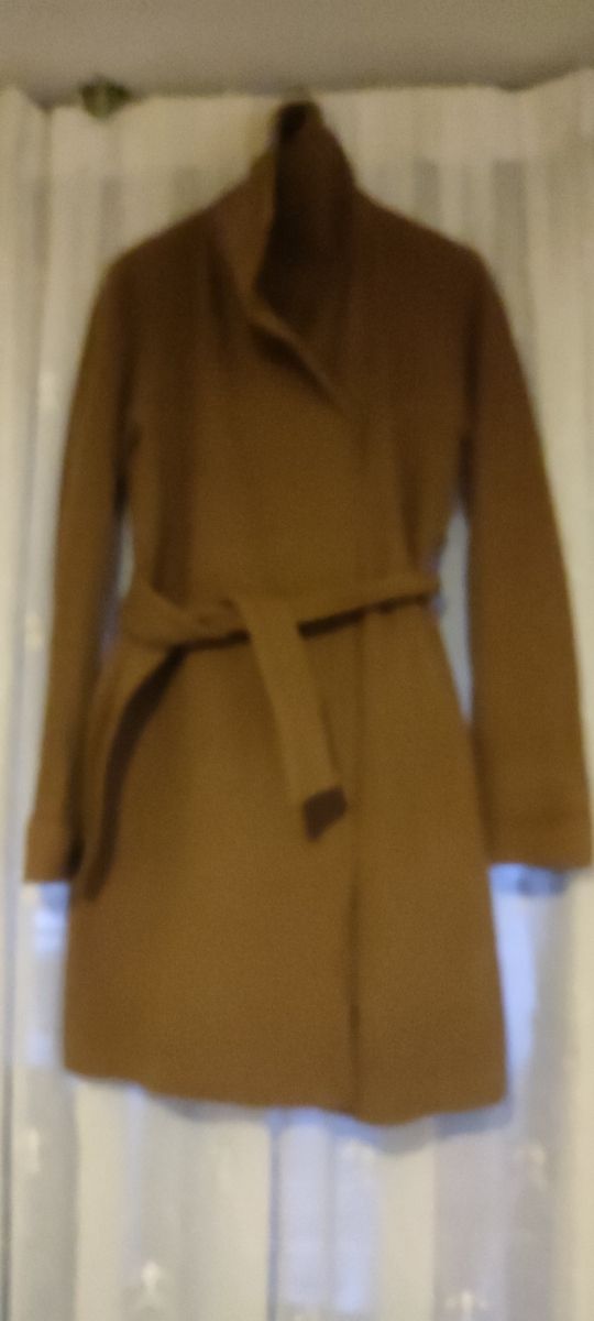 Gabardina marrón