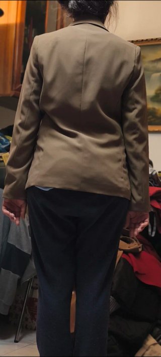 Gabardina marrón Leé descripción