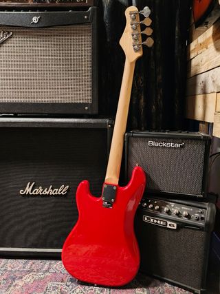 Pack bajo eléctrico amplificador y accesorios