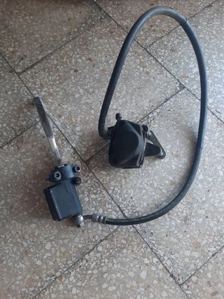 Pinza freno/pompa sx anteriore scarabeo 100 2009